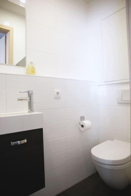 Modern & Bright 1br Flat *