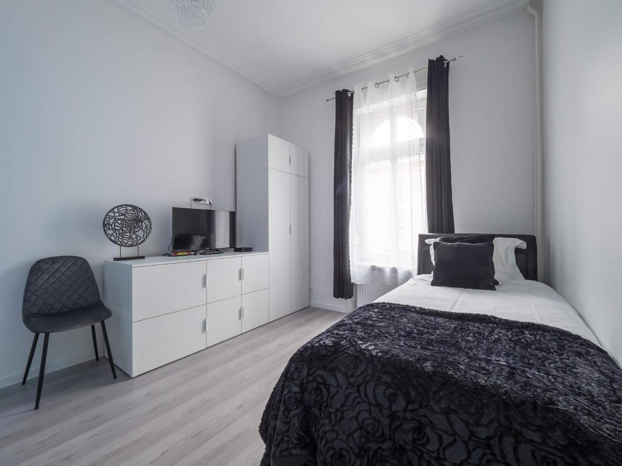 Bright Single In * Luxemburgo