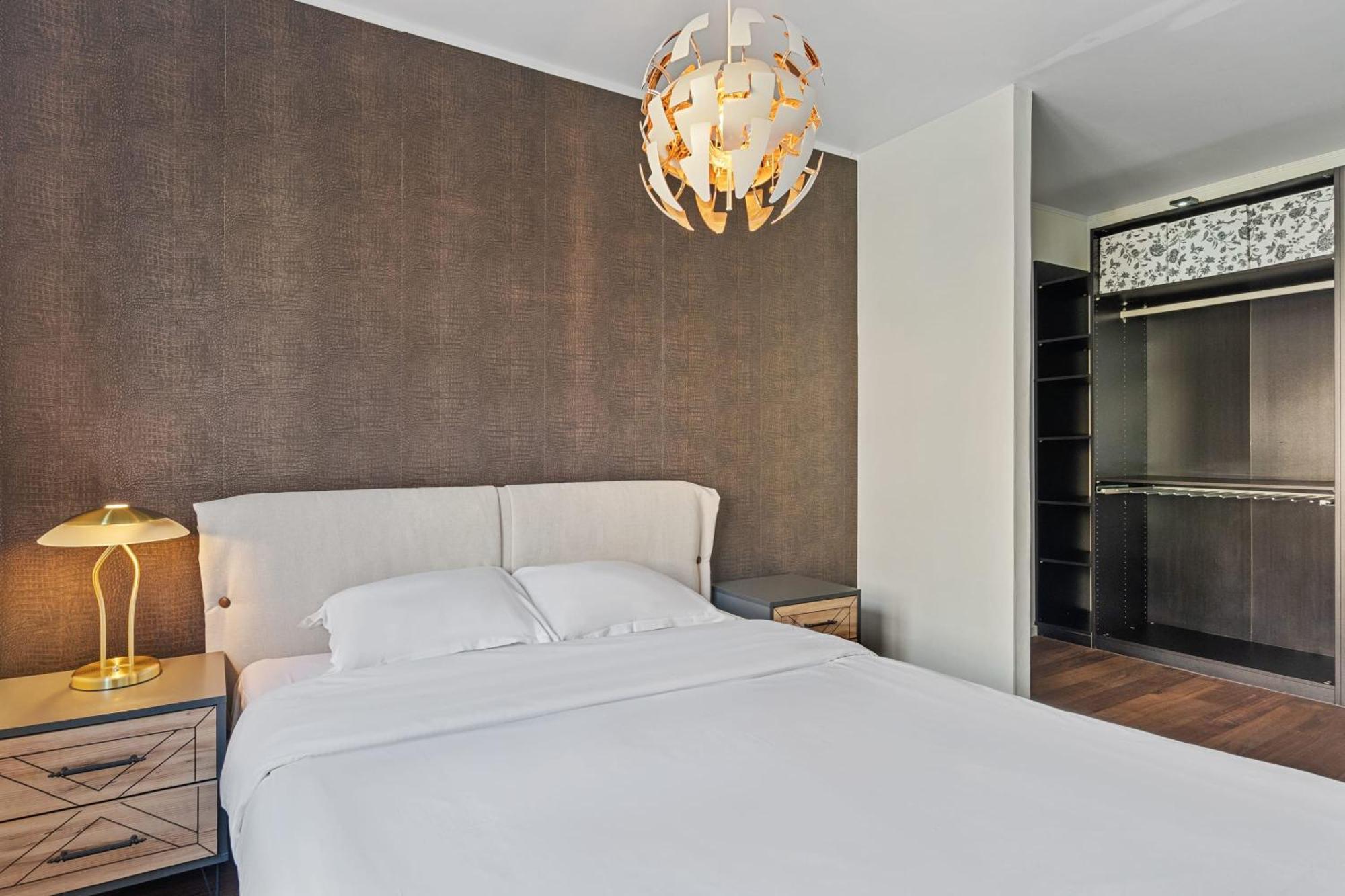 Modern Lux With Balcony In Appartement Luxembourg