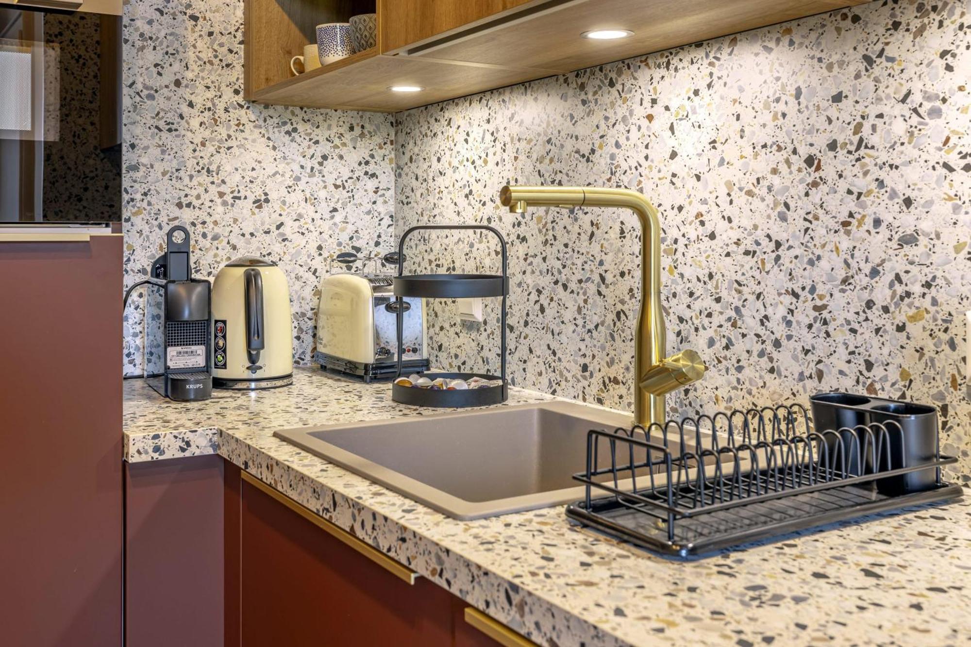 Spacious 2br Apt In Central W Balcony Luxemburgo