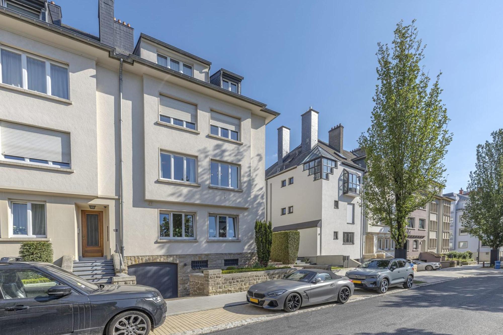 Apartment Spacious 2br Apt In Central W Balcony