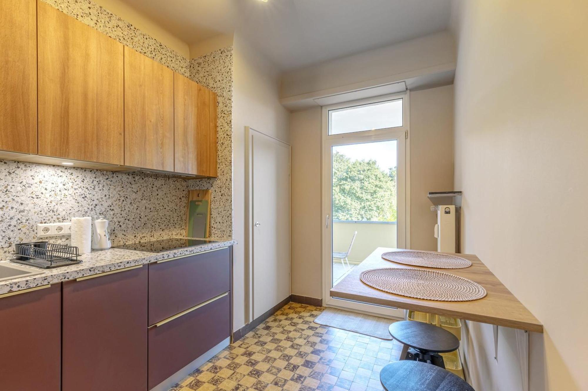 Spacious 2br Apt In Central W Balcony Luxemburgo