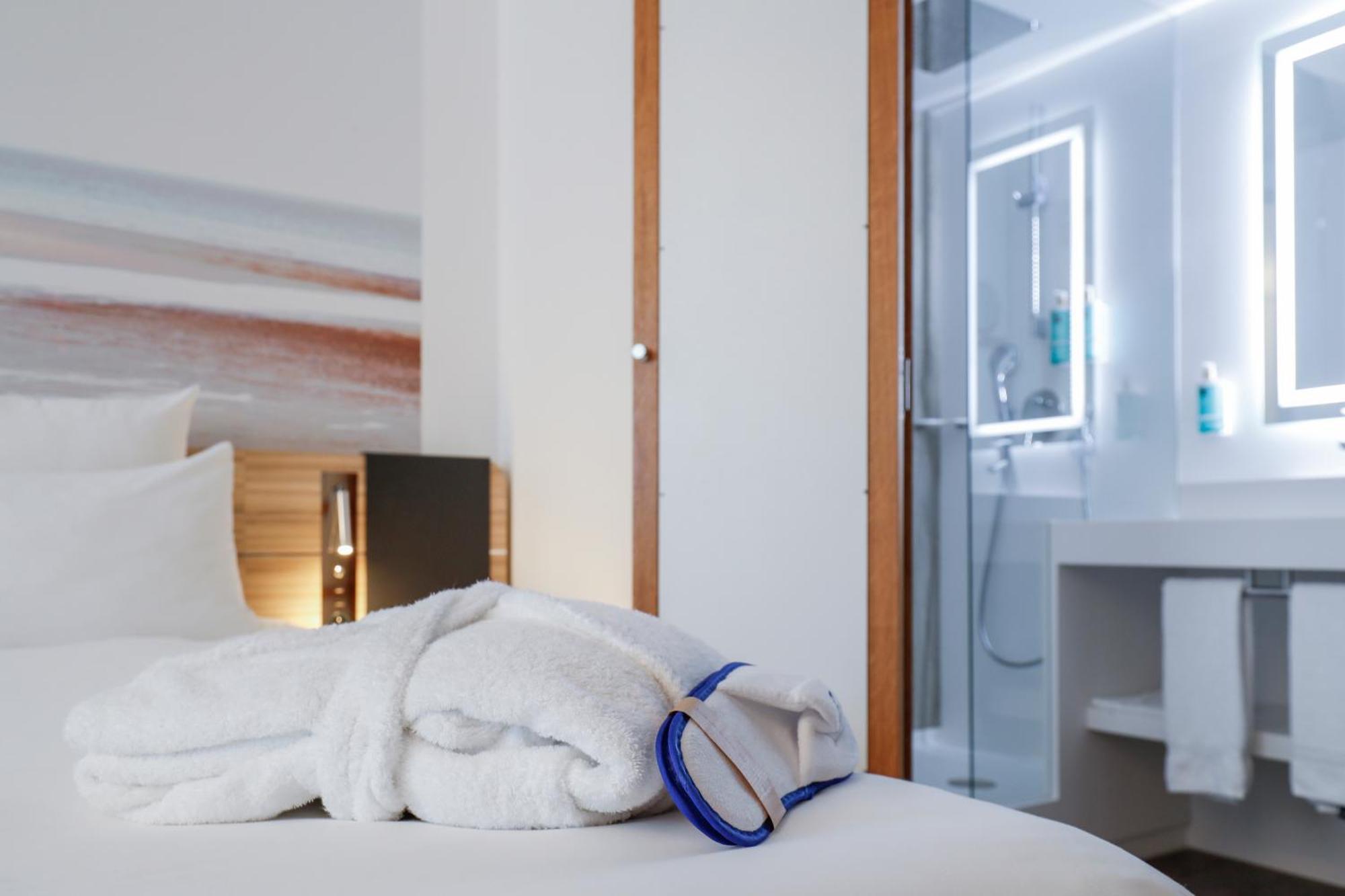 Novotel Centre Hotel 4*