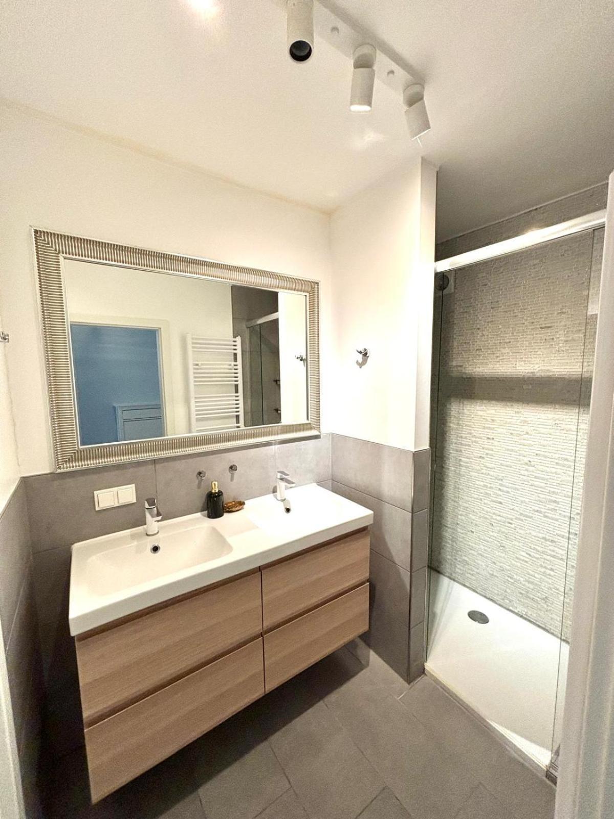 Apartment Beautiful Two Bedroom In Center