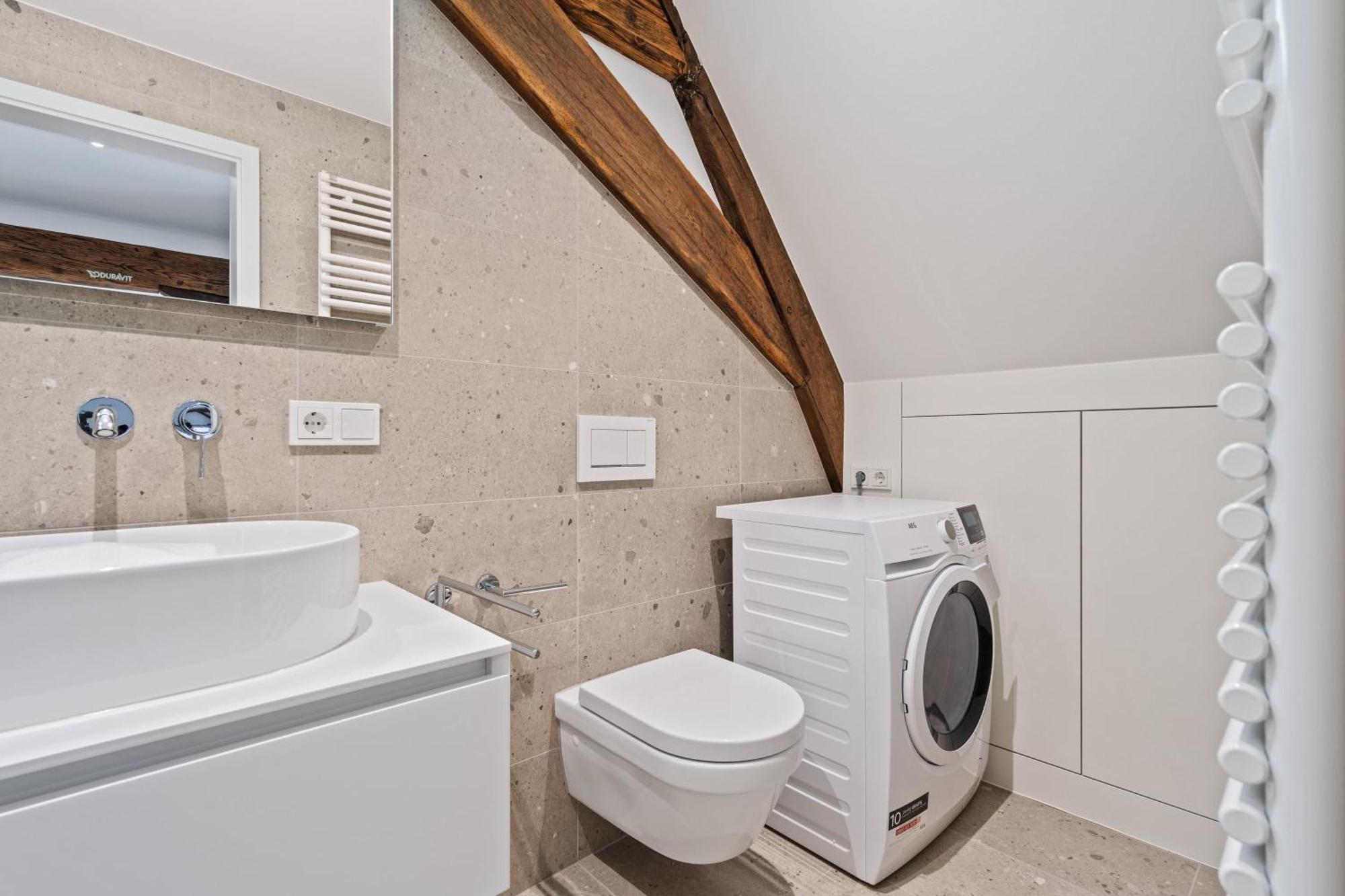 Apartment Elegant Clausen With King Bed & Wifi *