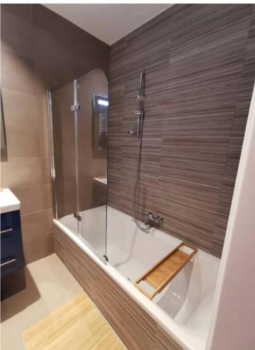 Appartement One Bedroom Flat In Center W Terrace&parking-75m *