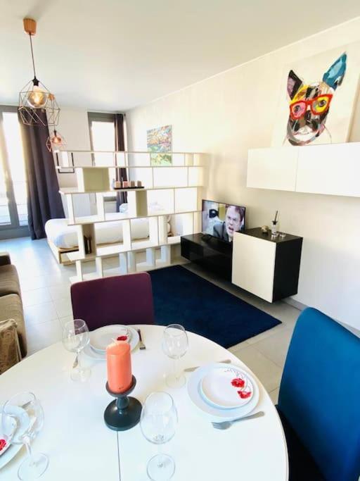 Apartment In Center With Private Terrace *
