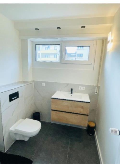 Apartment Three Bedrooms In Center With Terrace&parking