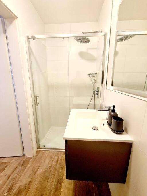 1 Bedroom With Parking-cd6