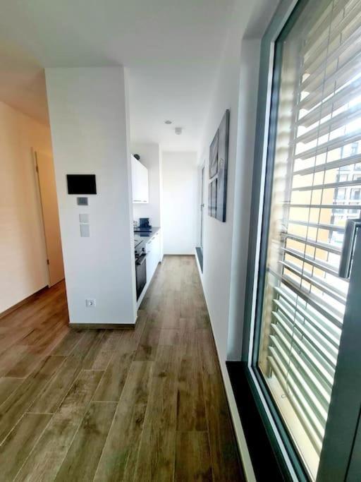 1 Bedroom With Parking-cd6 *