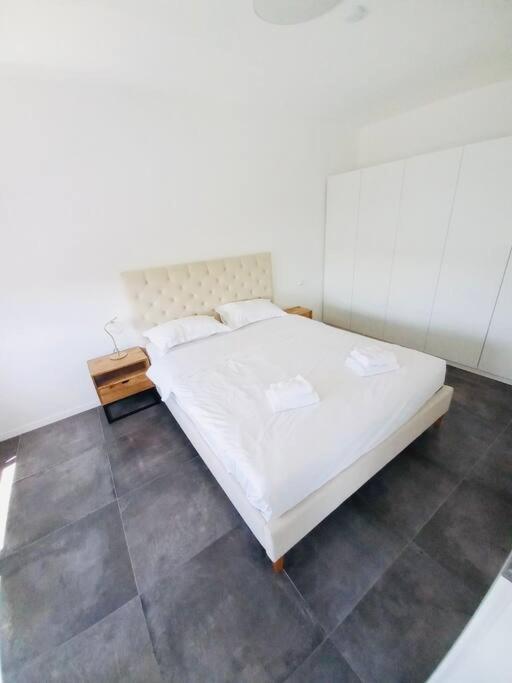 Large One Bedroom In Center With Terrace & Parking Luxembourg