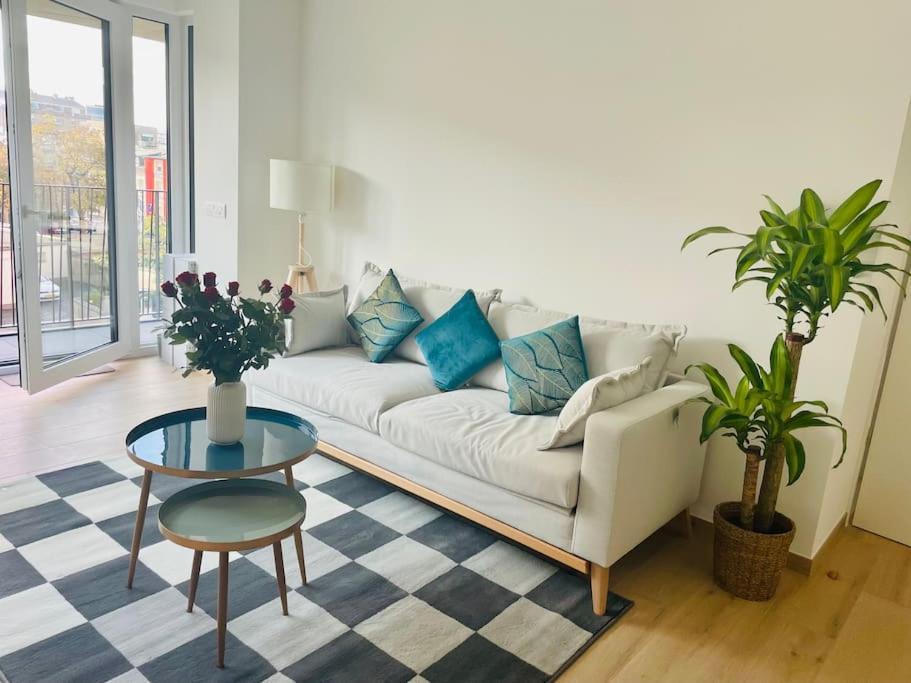 Apartment One Bedroom In Center With Terrace-4a
