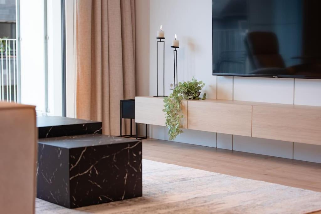 Henry's Appt With A Private 412 - Shared Kitchen Appartement *