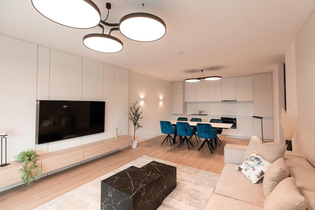 Henry's Appt With A Private 412 - Shared Kitchen Appartement *