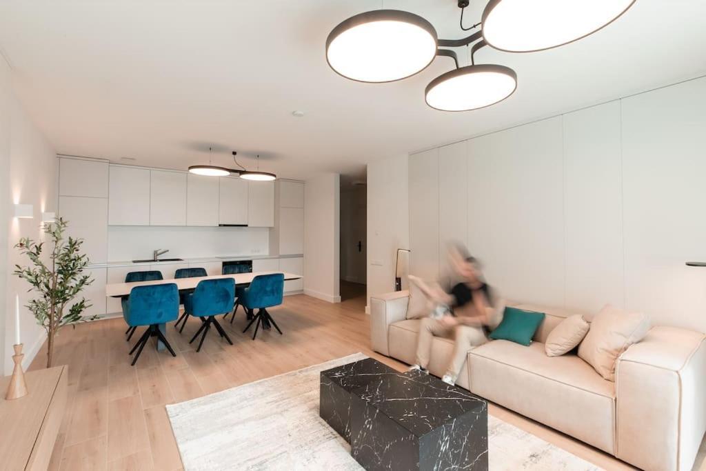 Henry's Appt With A Private 412 - Shared Kitchen Appartement *