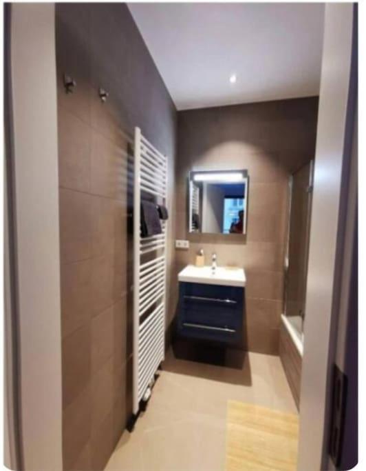 One Bedroom 2022 Flat W Terrace&parking-75m *