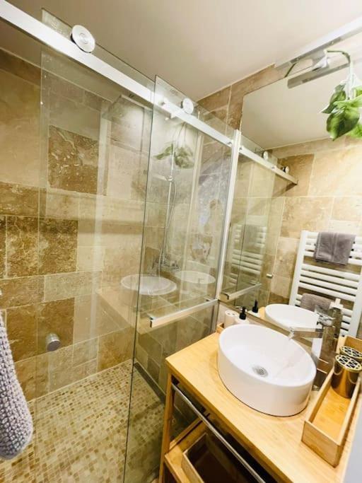 Spacious 2bedrooms Flat W Terrace&parking *