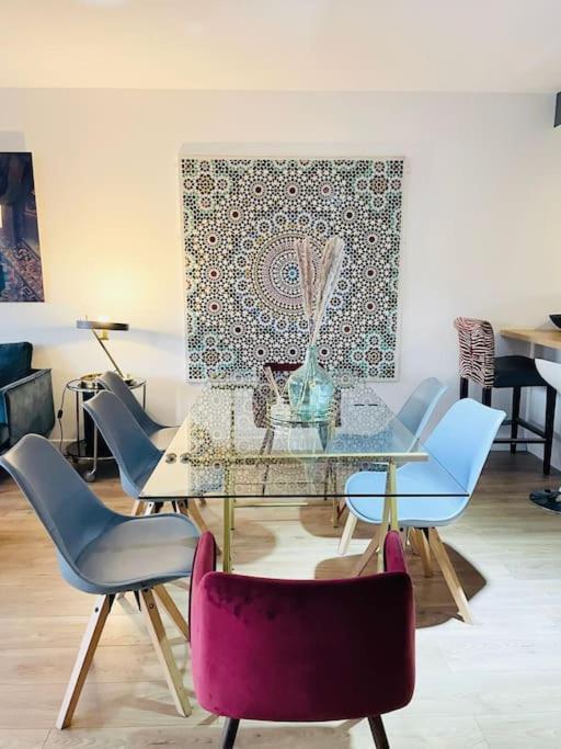 Spacious 2bedrooms Flat W Terrace&parking Apartment