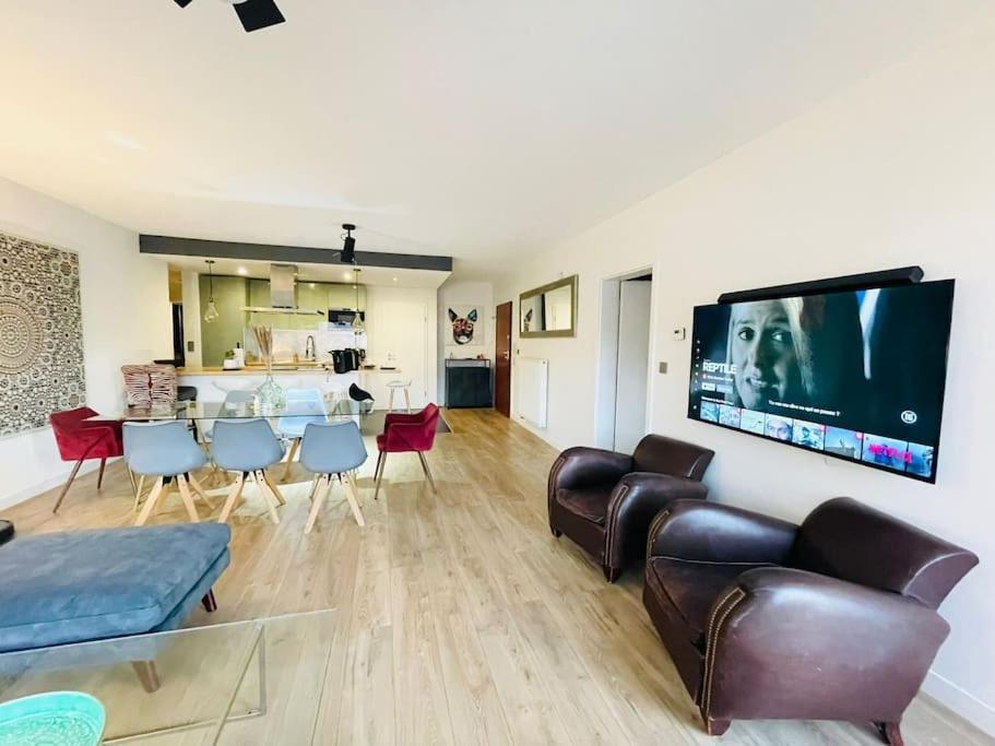 Spacious 2bedrooms Flat W Terrace&parking Apartamento