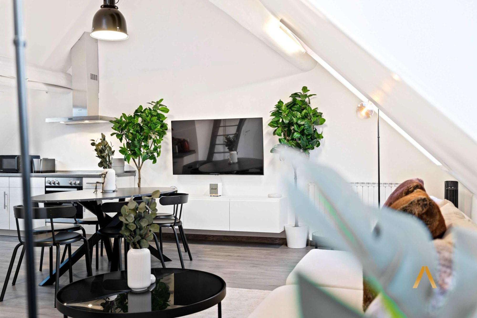 Apartamento Charming 1br Loft In Ville-haute, *