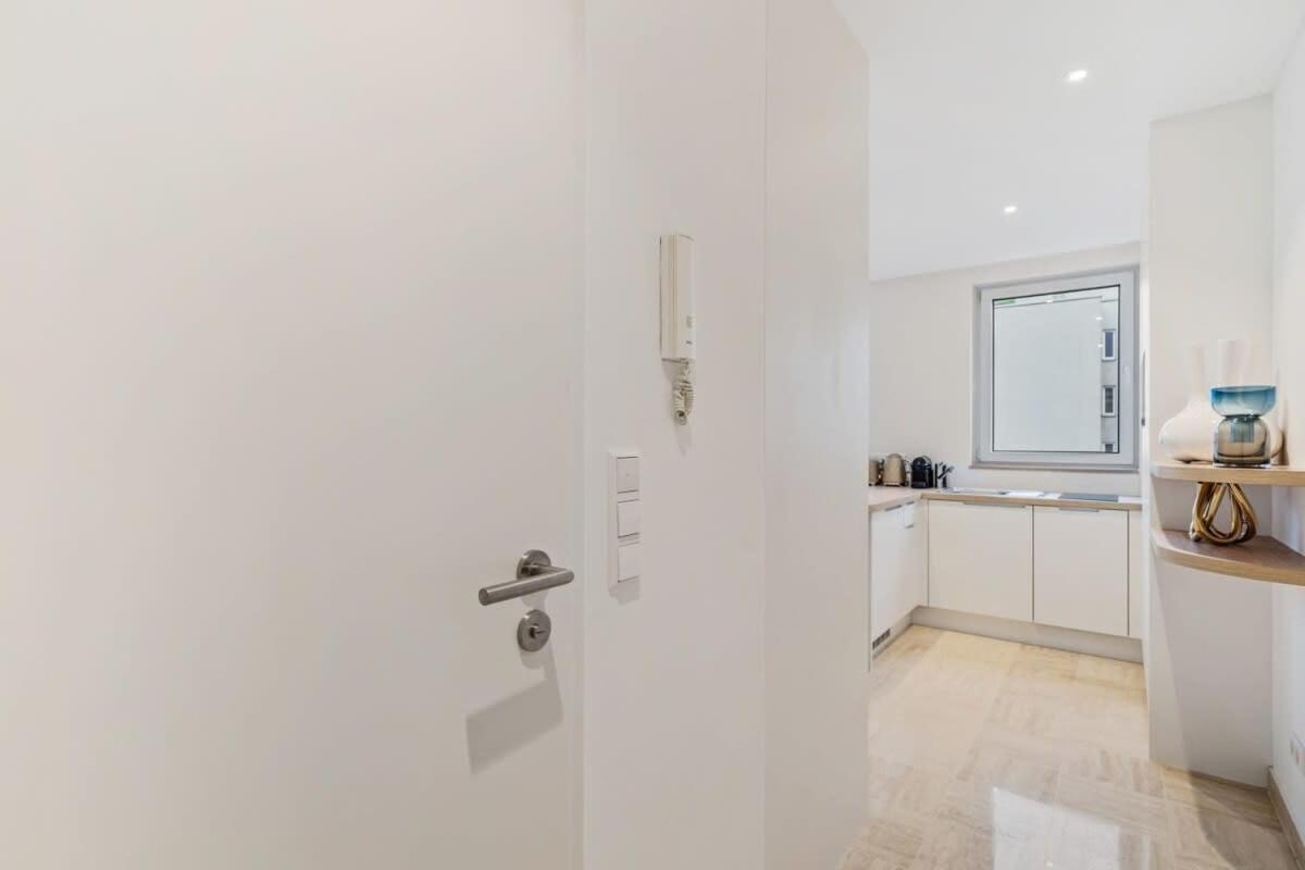 Modern With King Bed, Walk To Attractions * Luxemburg