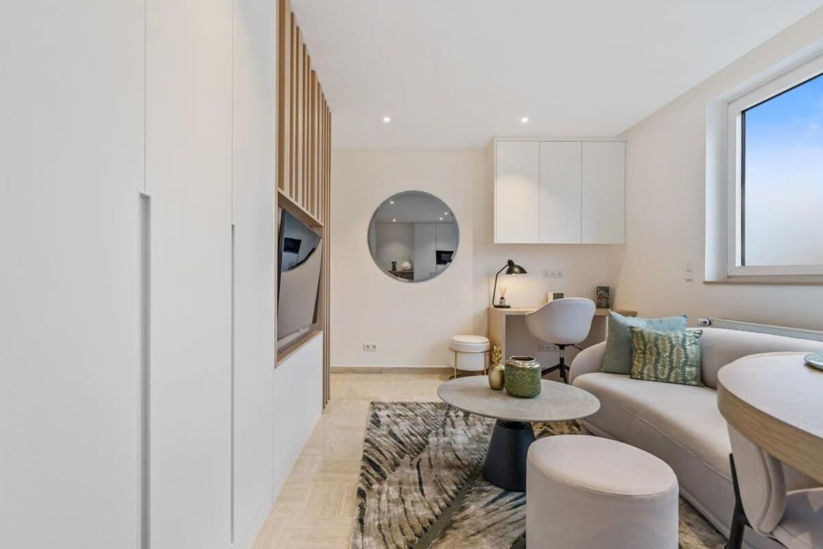 Modern With King Bed, Walk To Attractions