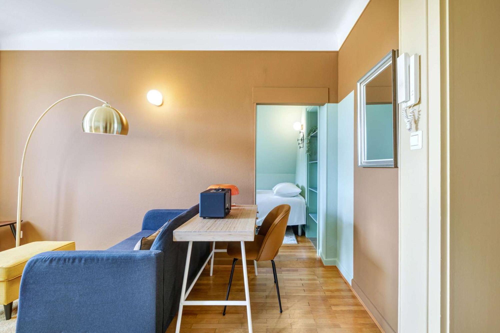 Elegant 1br With Full Kitchen & Workspace *