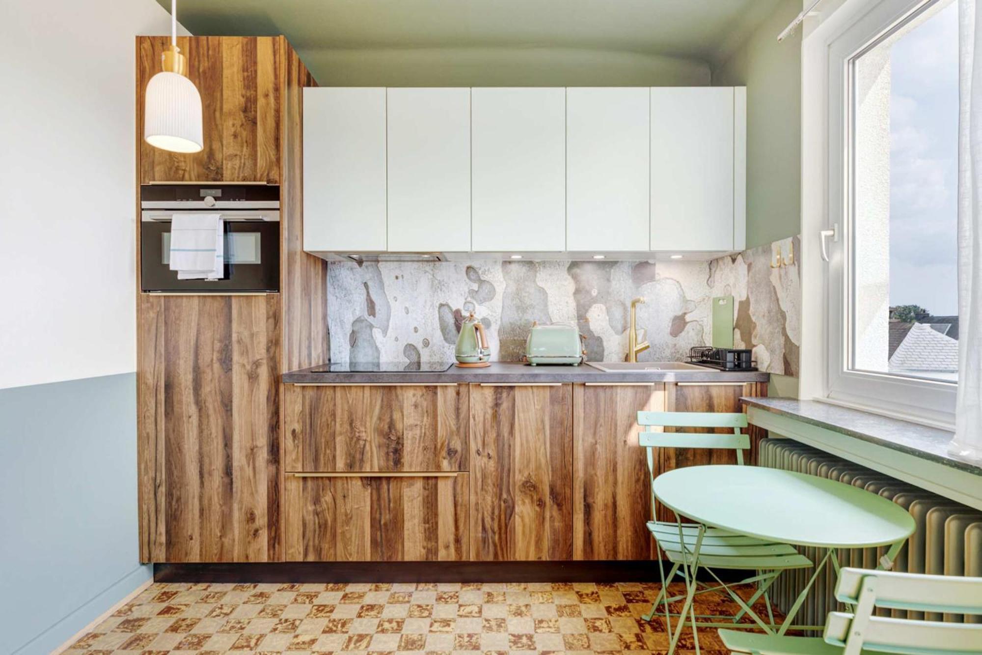 Elegant 1br With Full Kitchen & Workspace