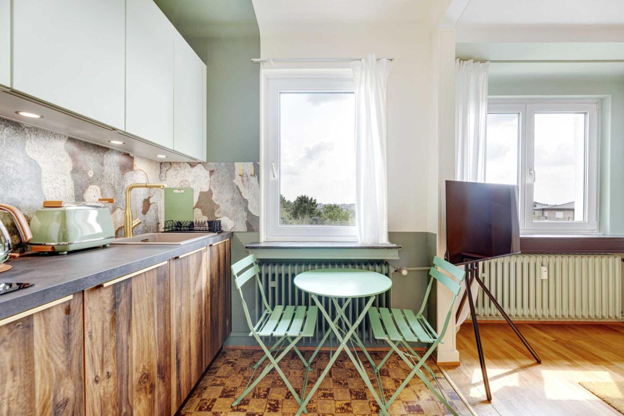 Appartement Elegant 1br With Full Kitchen & Workspace
