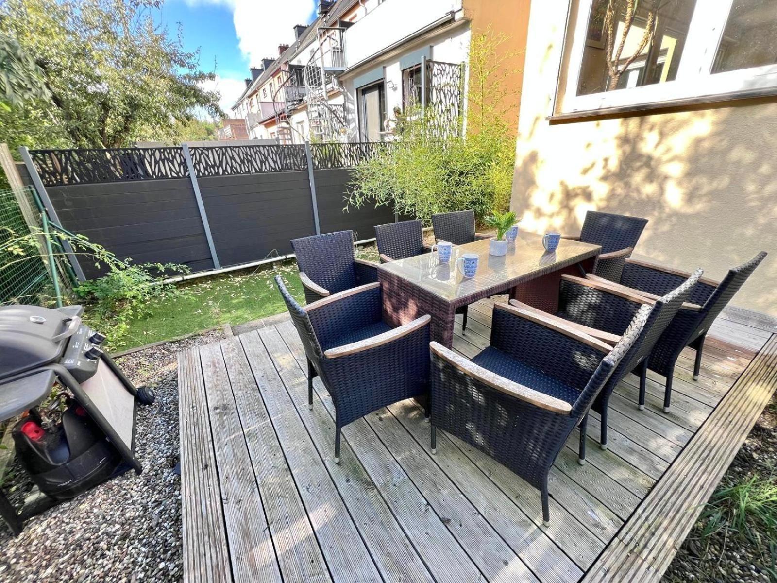 Charming 5bedroom With Gym,garden,parking&terrace-hol15 *