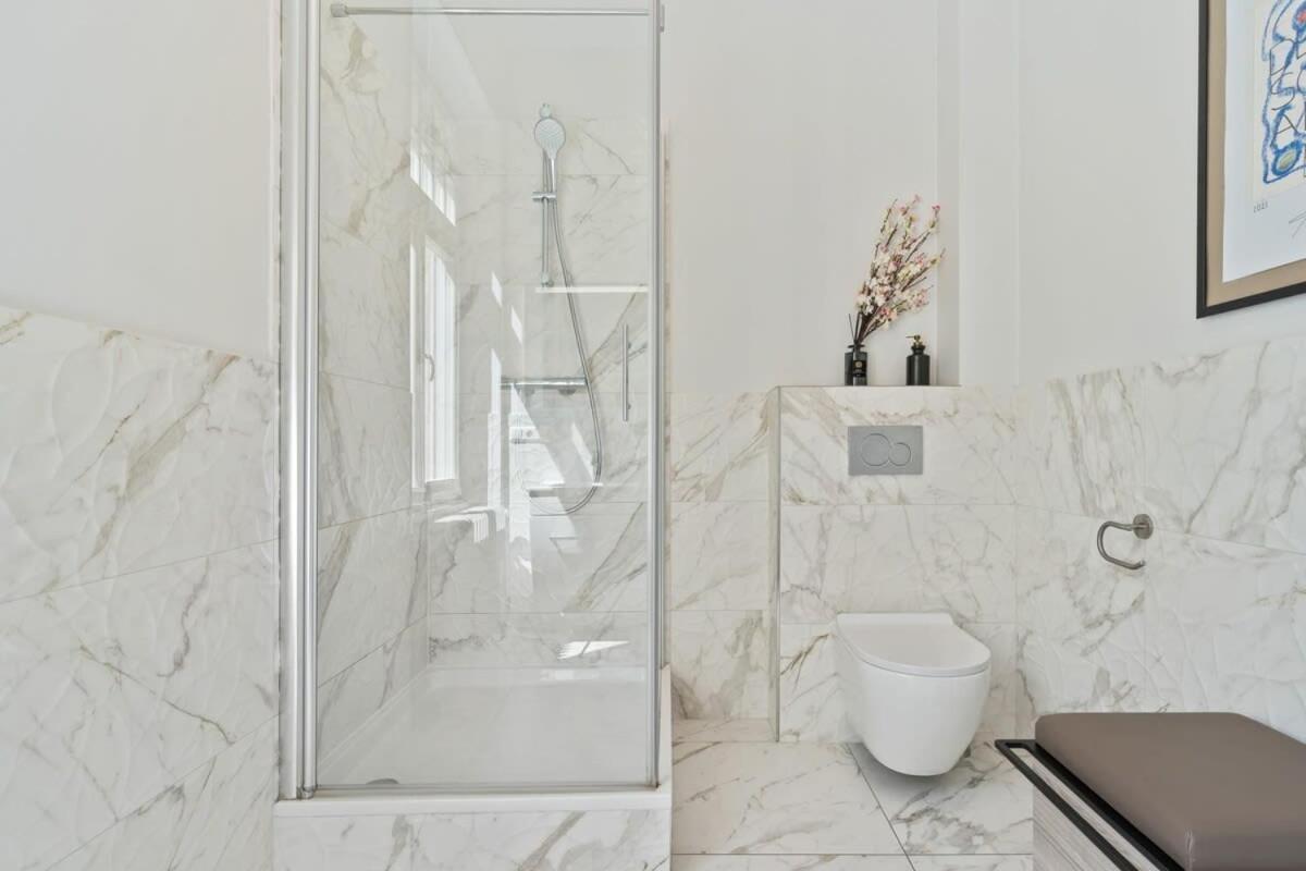 W Shared Bathroom&kitchen In Luxury Villa