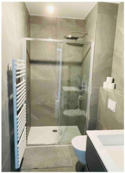 New In Center With Terrac And Parking Appartement *