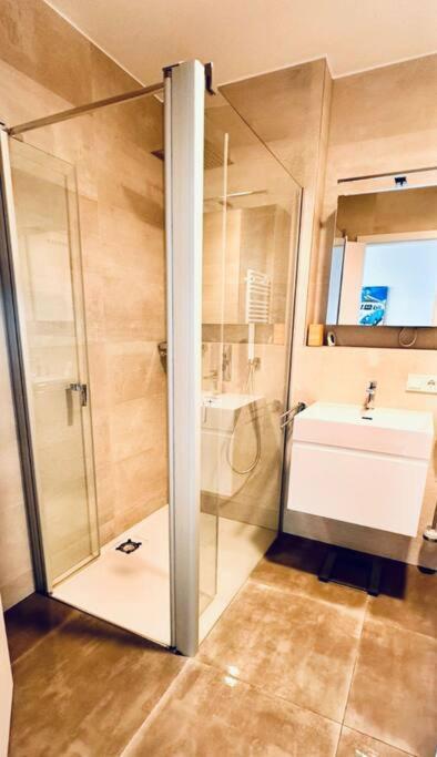 Charming One Bedroom Flat With Spa, Gym, Terrace And Parking *