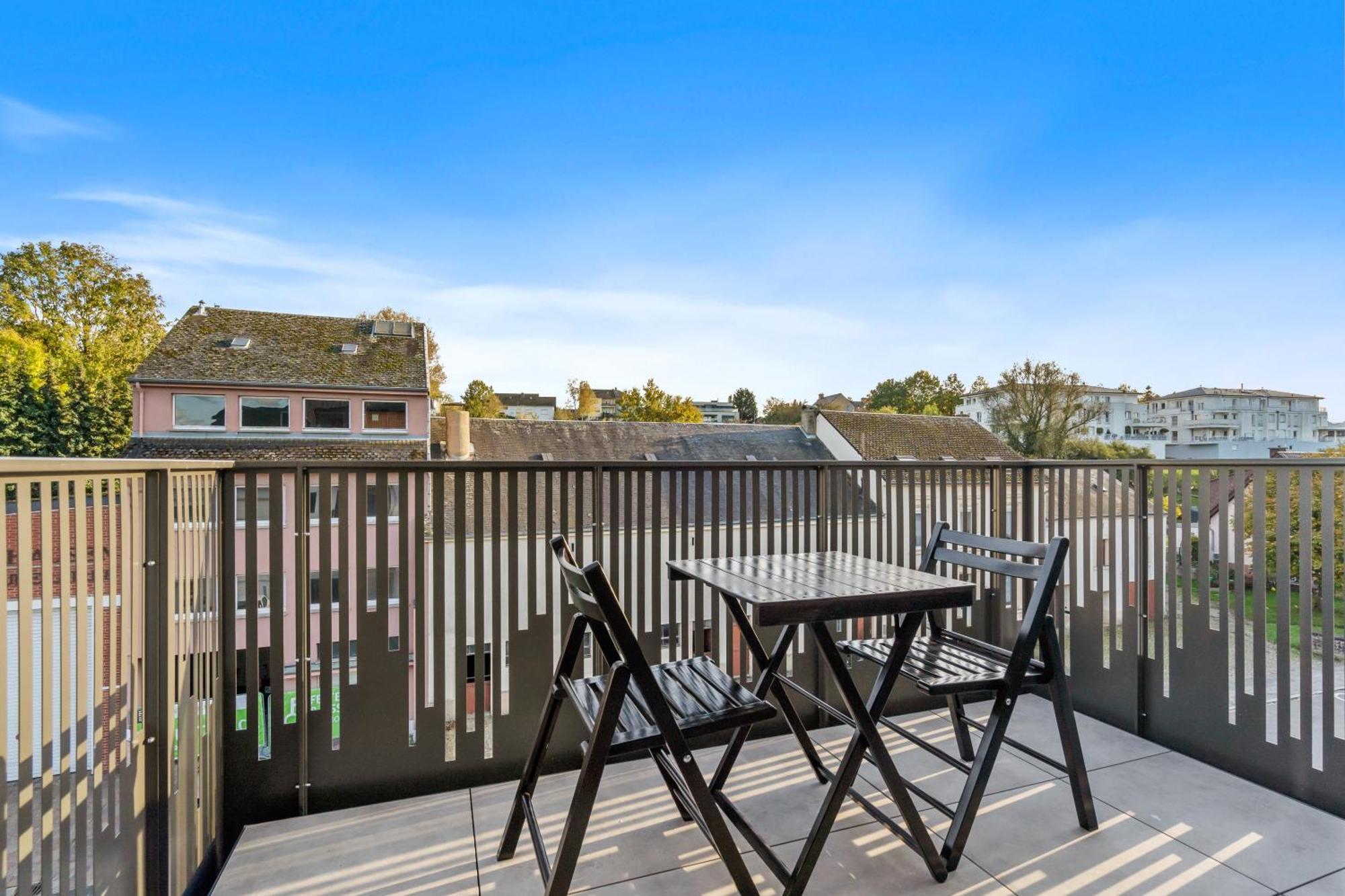 Gasthof Comfort & Style In Vibrant Coliving
