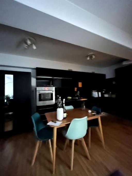 Lumineux A Belair Apartment
