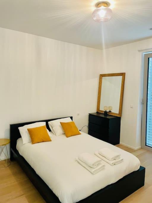 Apartamento Large 1 Bedroom In Center Terrace & Parking-chiny1 *