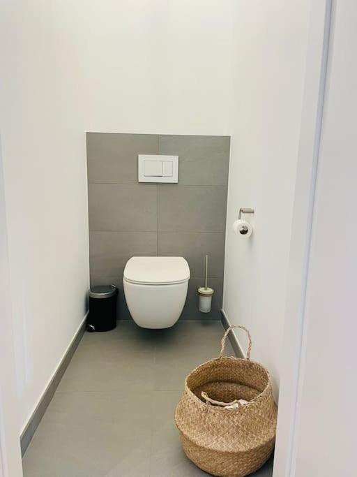 Apartamento Large 1 Bedroom In Center Terrace & Parking-chiny1