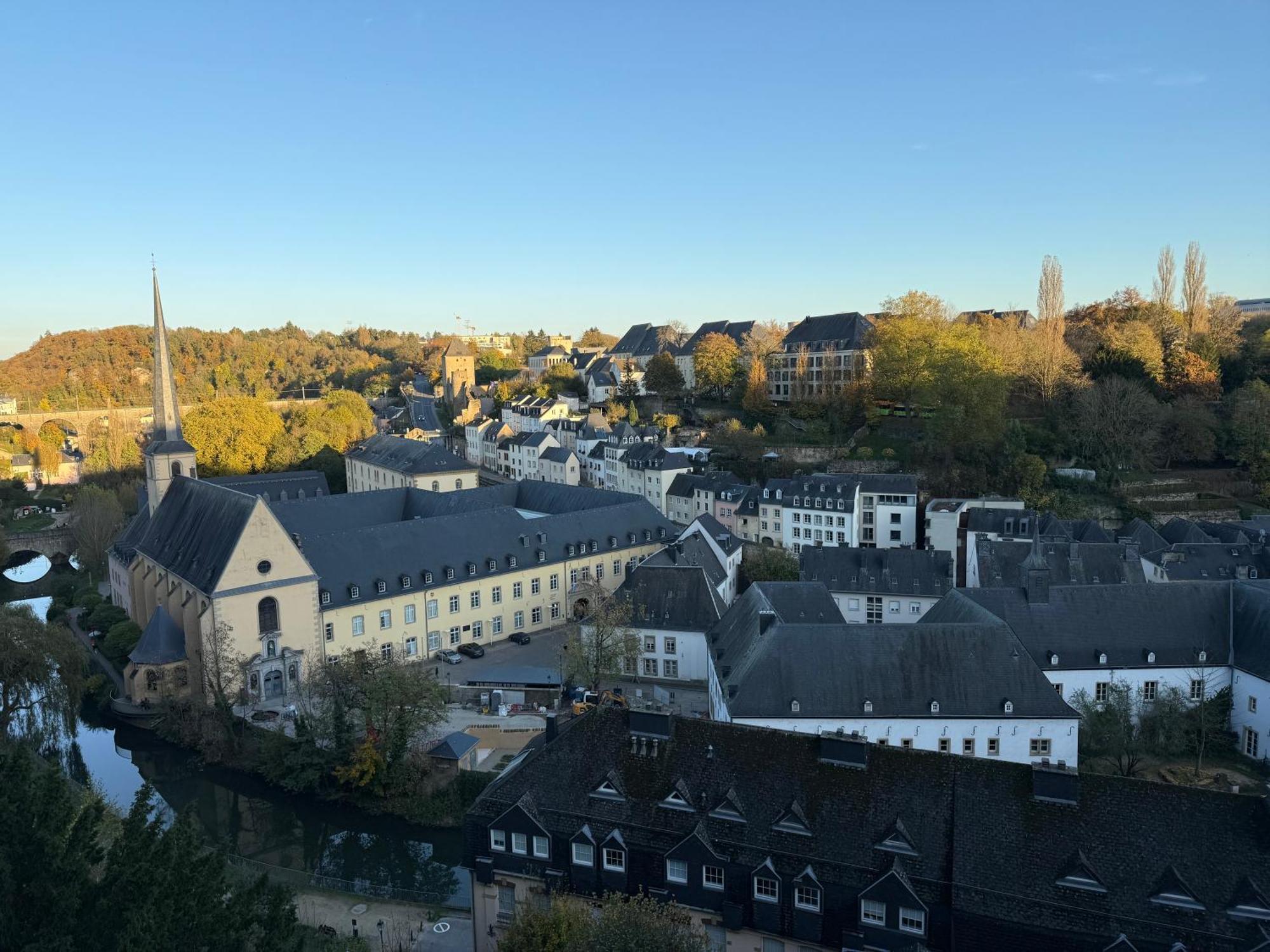 Chic Central City Views & Balcony * Luxemburg