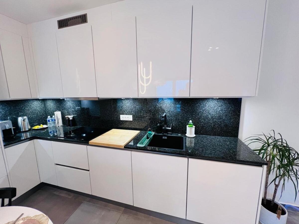 Lovely 1 Bedroom W Balcony&parking-bon10 Apartment