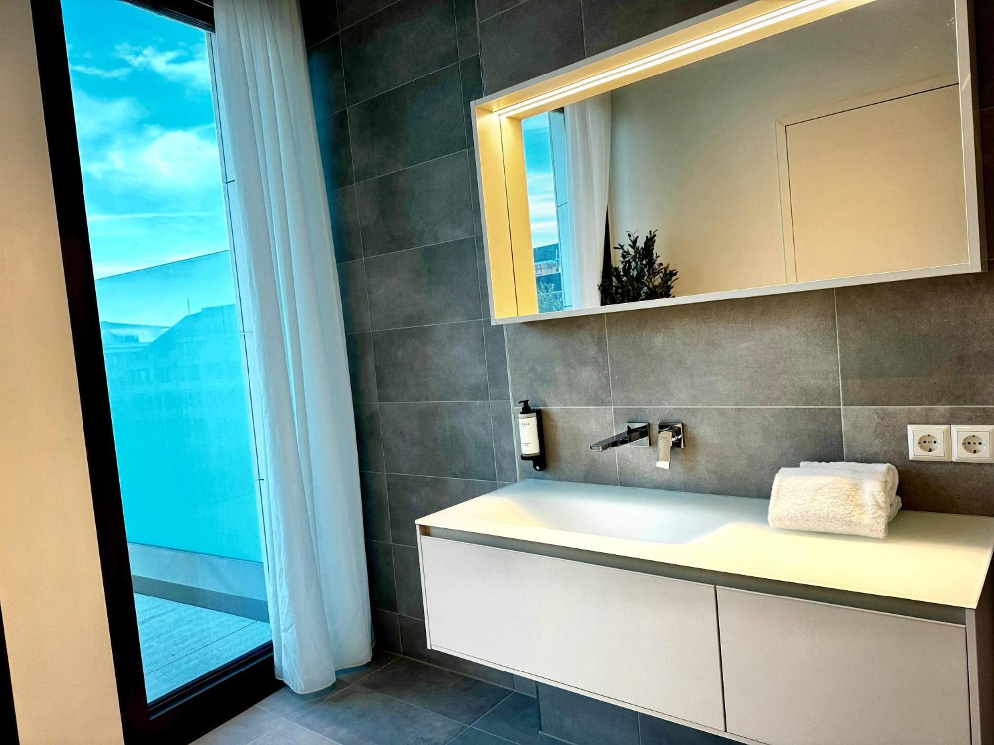 Voya Zenit Royal - Luxury Rooftop Views & Concierge *
