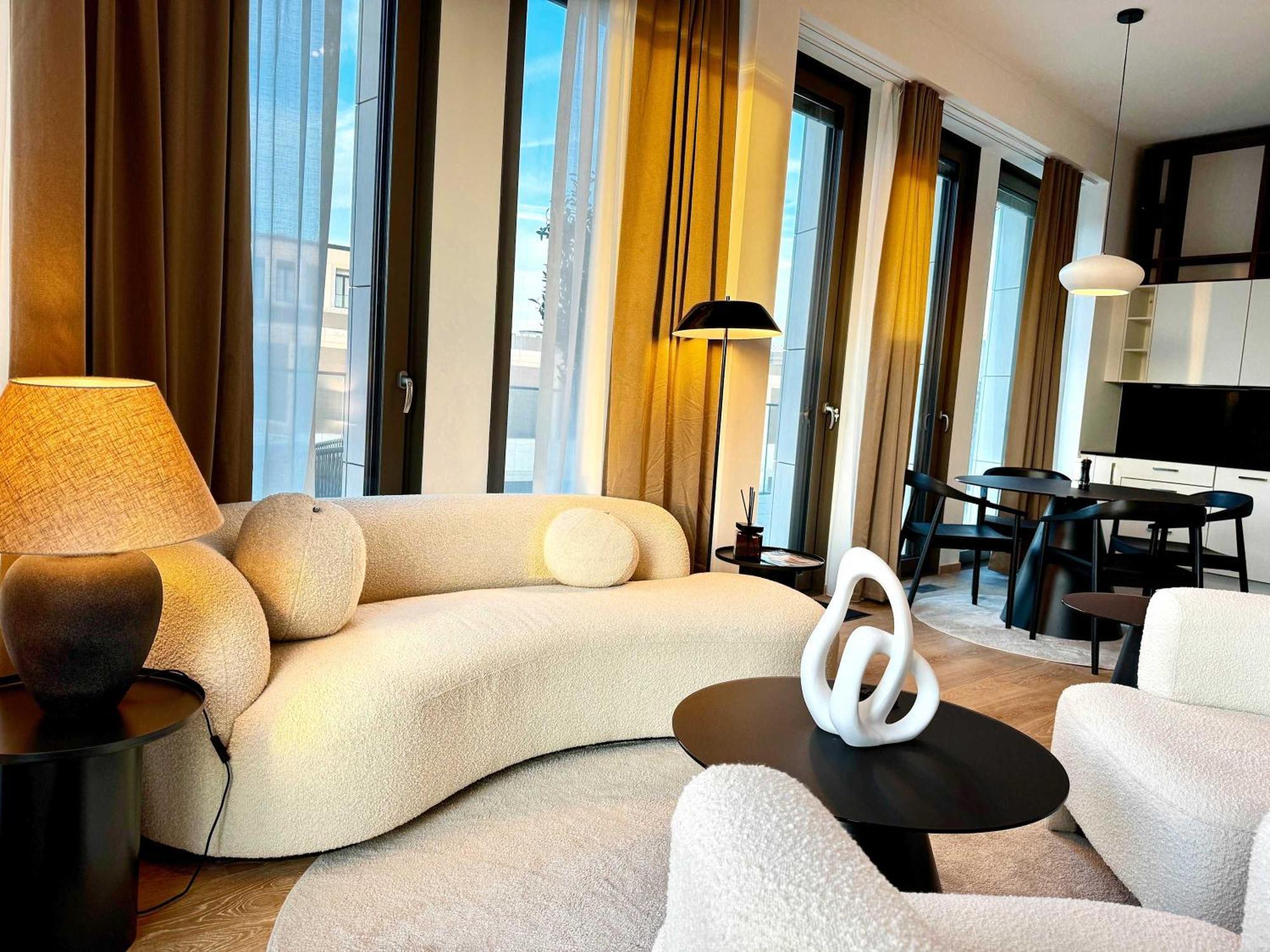 Apartment Voya Zenit Royal - Luxury Rooftop Views & Concierge Luxemburg