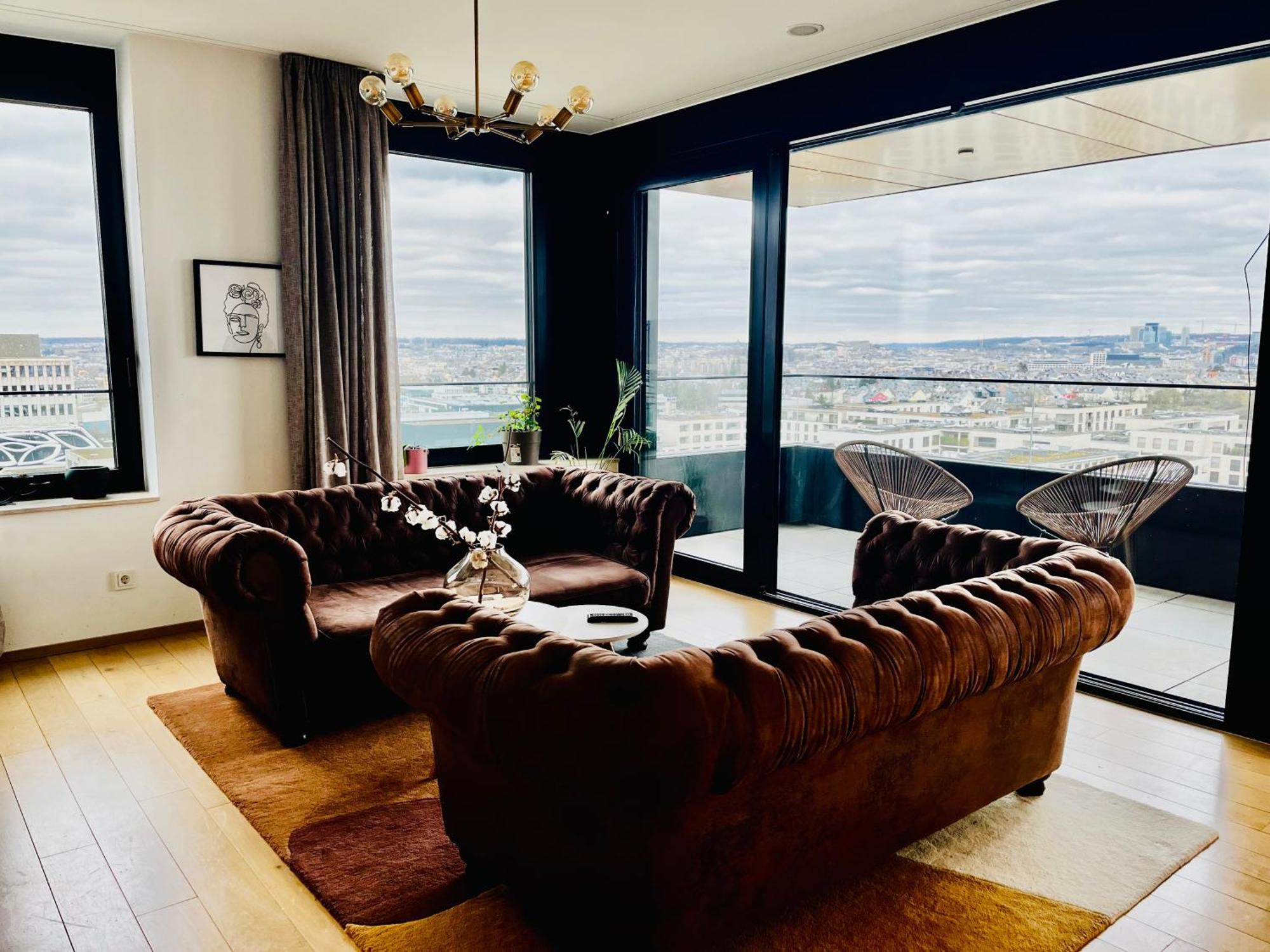Elegant Sky With Apartment *