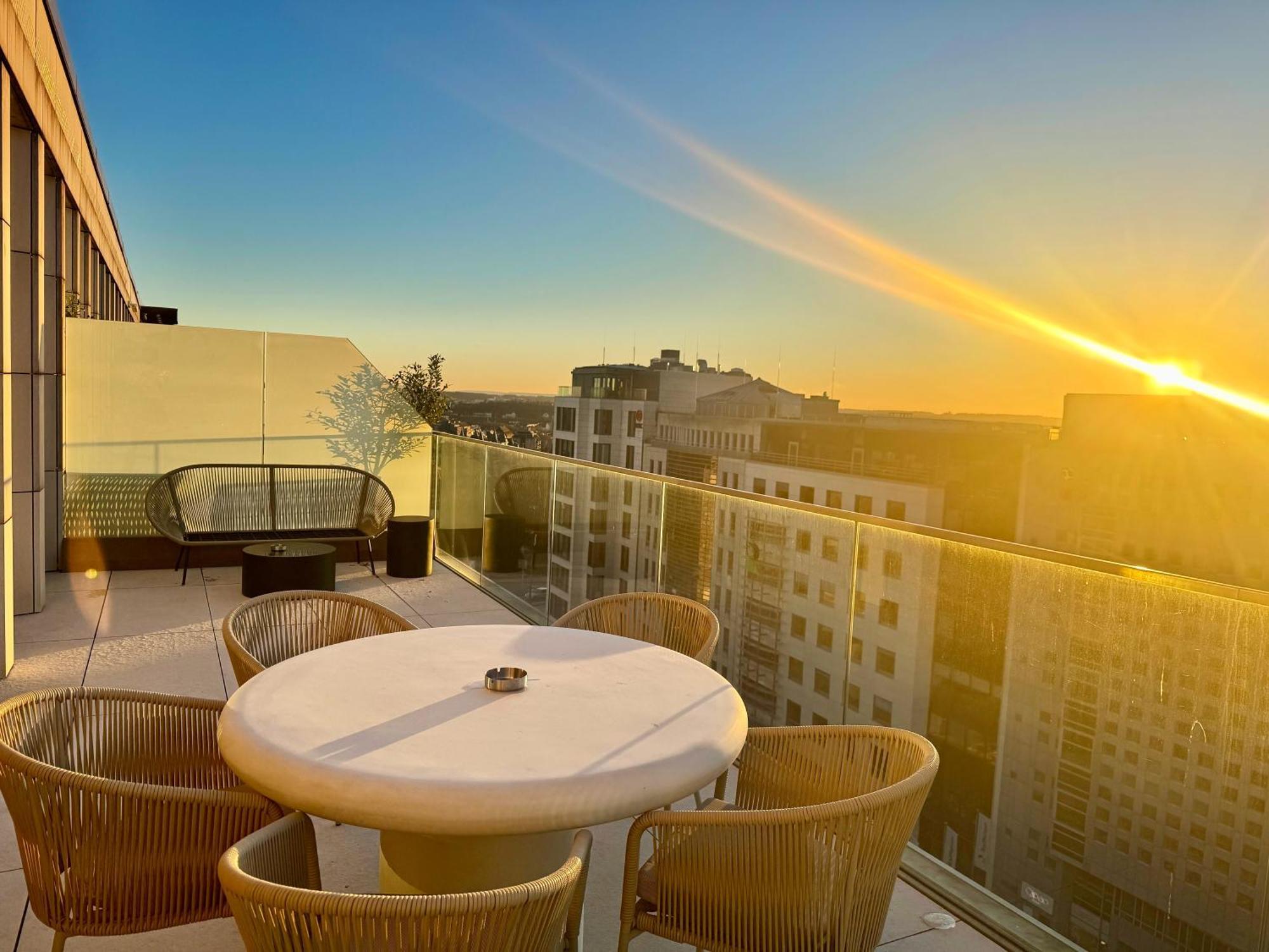 Voya Zenit Royal - Luxury Rooftop Views & Concierge *