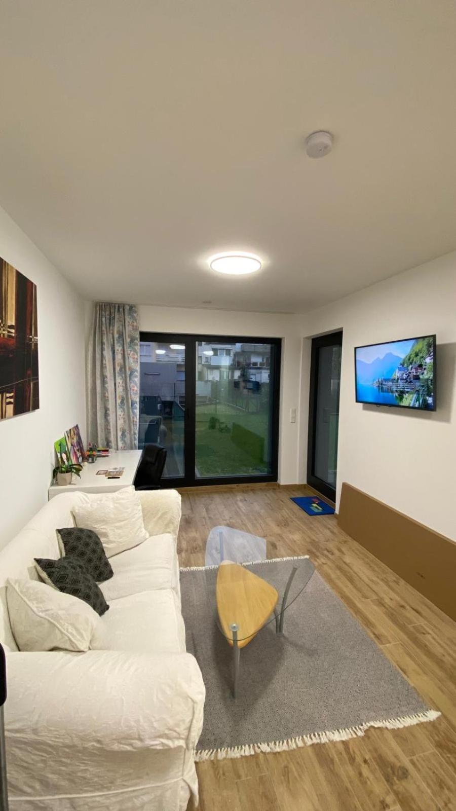 Modern With Free Parking 500m Away *