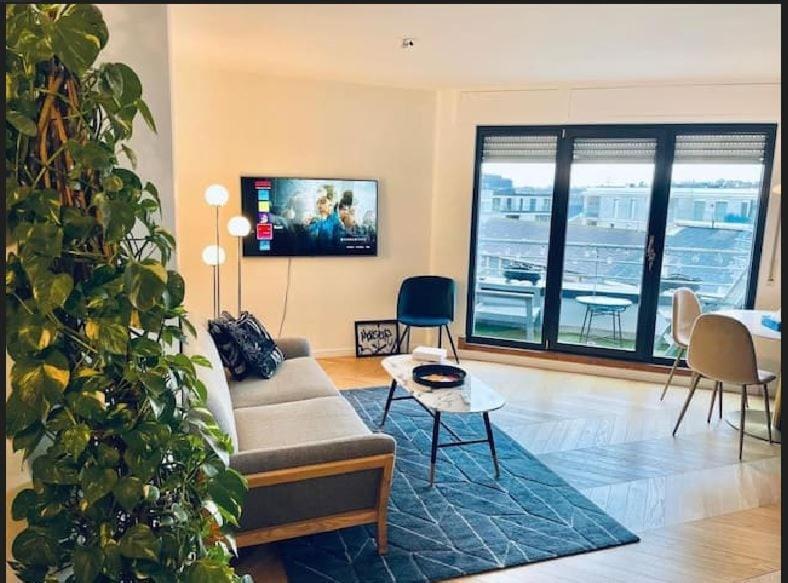 Apartamento Comfortable One Bedroom In Center With Parking And Terrace
