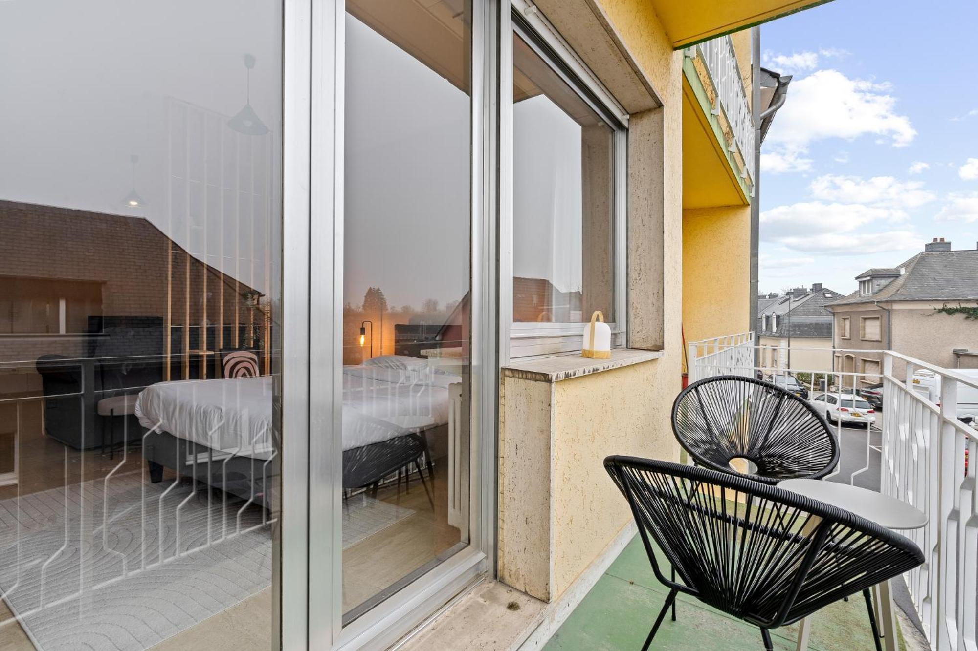 In Center 15min From Airport