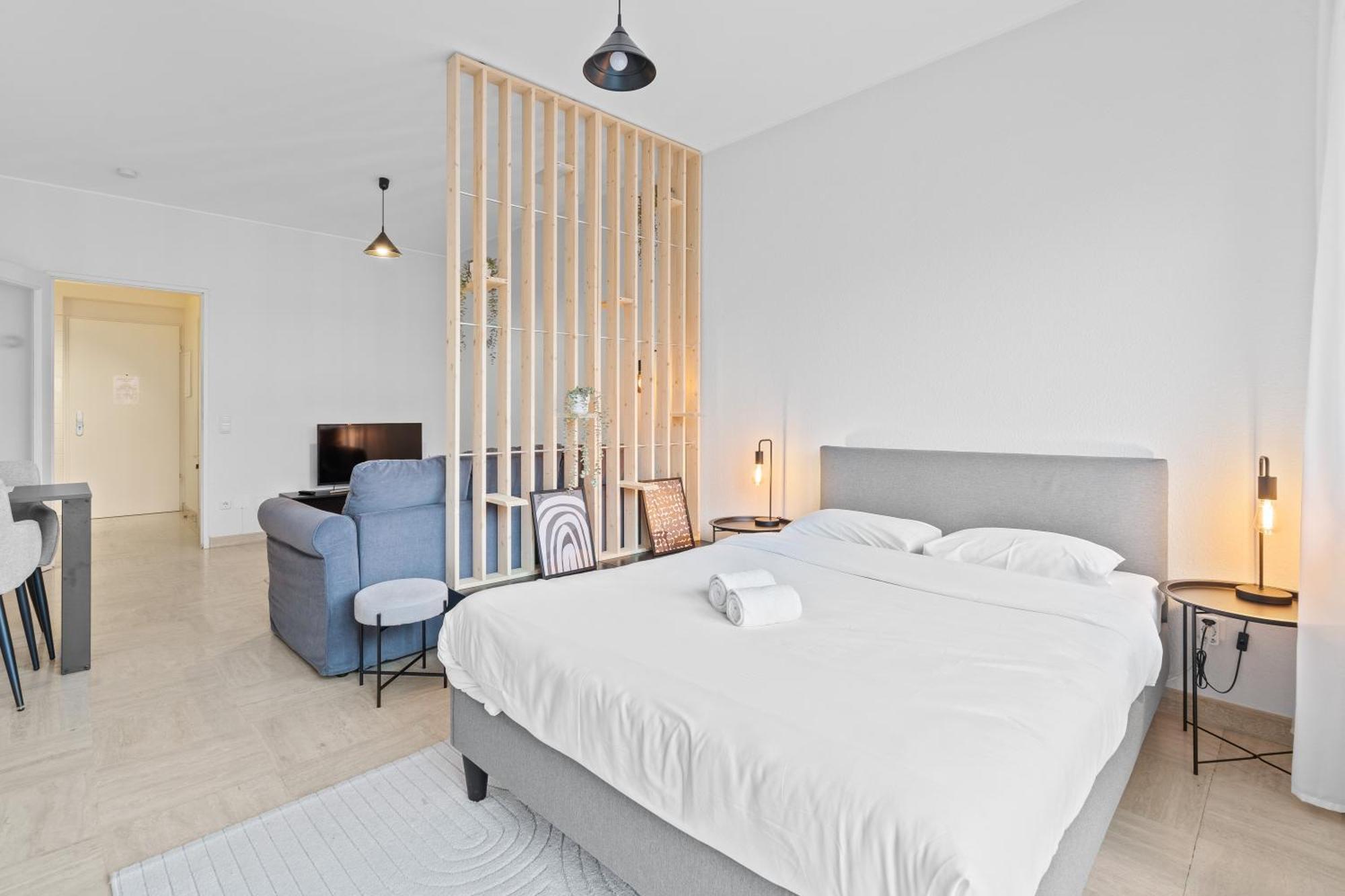 In Center 15min From Airport Apartment