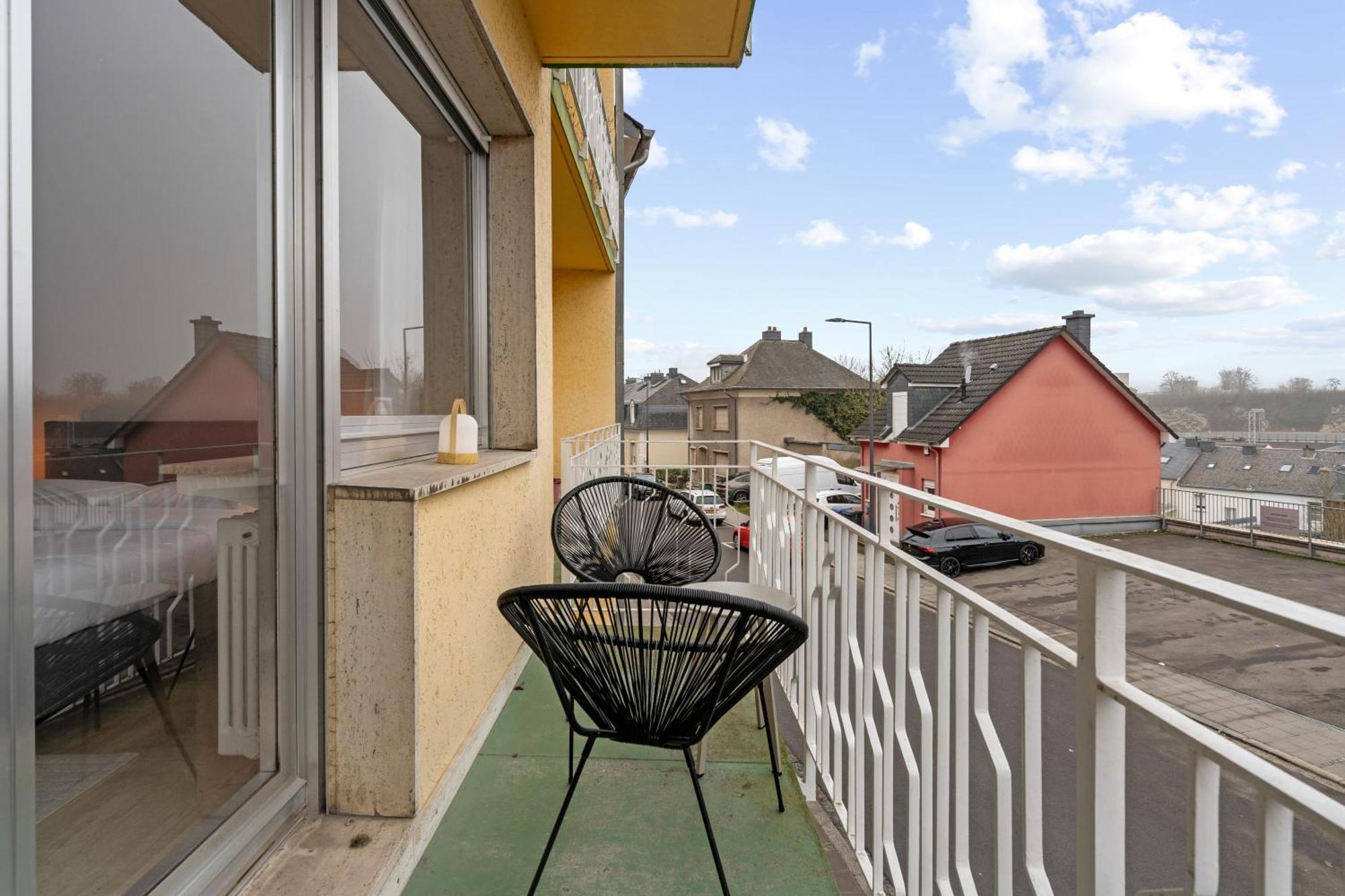 Apartment In Center 15min From Airport