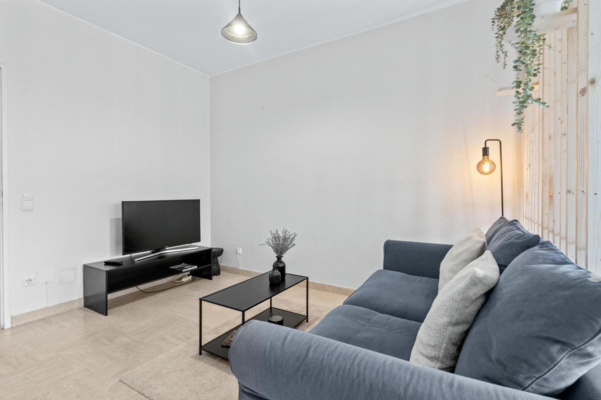 In Center 15min From Airport
