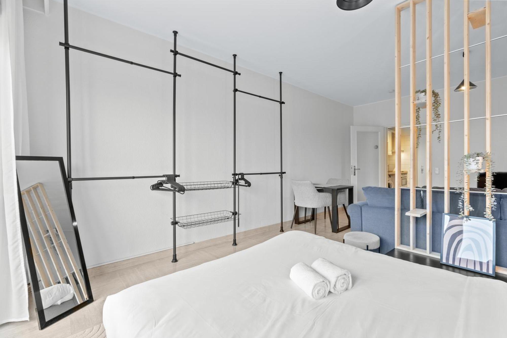 In Center 15min From Airport Apartment *
